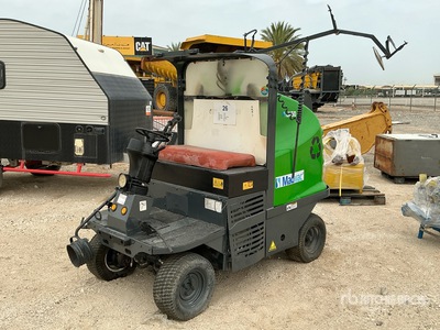 2016 Madvac LN50 Ride-On Floor Sweeper