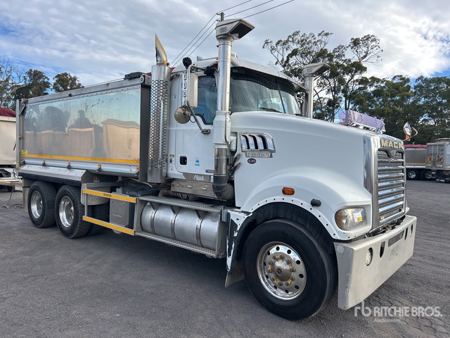 2017 Mack CMHR Trident 6x4 Tipper Truck | Ritchie Bros. Auctioneers