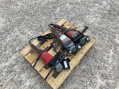 Quantity of (3) 2022 Milwaukee AG22-230 Winkelschleifer