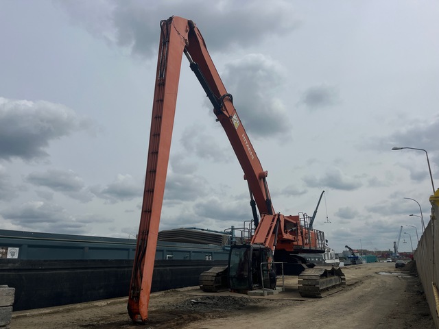 2002 Hitachi ZX800 / Mantsinen 100RHC Track Material Handler