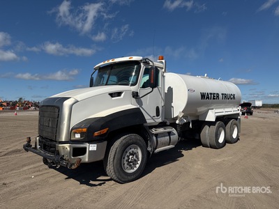 2014 Cat CT660S 4000 gal 6x4 Water Truck