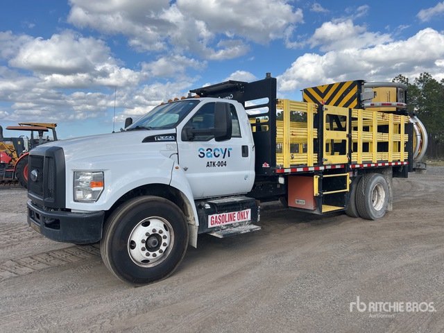 2021 Ford F-650 4x2 Attenuator Truck