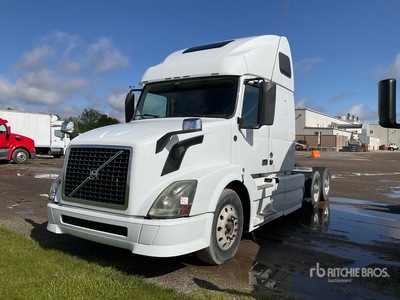 2015 Volvo VNL430 6x4 تراكتور شاحنة كابينة النوم (ثنائية المحور) (Inoperable)