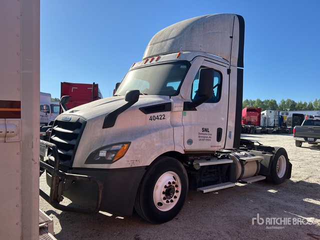 2021 Freightliner Cascadia 116 2021 Freightliner Cascadia 116 S/A Day Cab Truck Tractor (Inoperable)