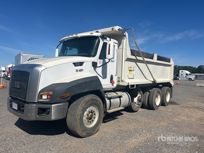 2014 Cat CT660 8x4 Tri/A Camión dumper