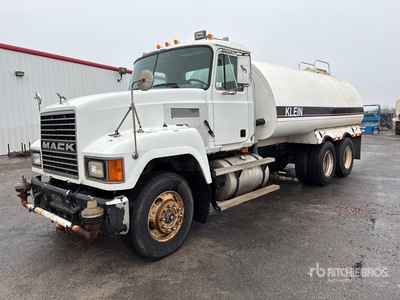 1995 Mack CH613 6x4 Water Truck