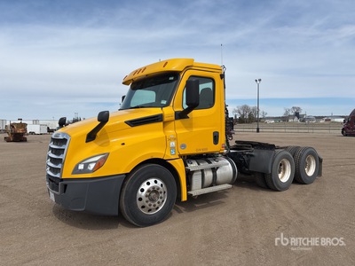 2020 Freightliner Cascadia 126 6x4 T/A Day Cab Truck Tractor