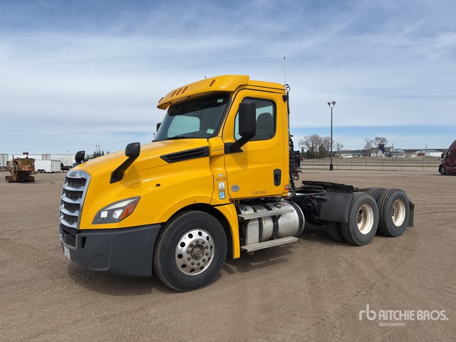 2020 Freightliner Cascadia 126 T/A Day Cab Truck Tractor