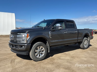 2019 Ford F-350 Platinum 4x4 Crew Cab Pickup