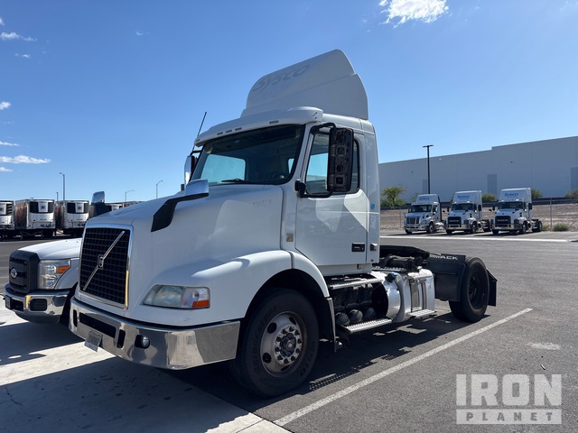4V4M39EG7FN931646 2015 photo no. 1