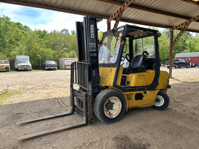 Clark CMP30D Forklift
