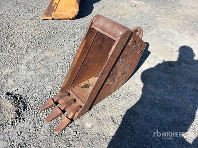 WainRoy 12 in Digging Excavator Bucket