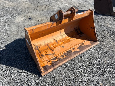 56 in Cleanup Excavator Bucket