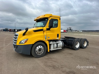 2020 Freightliner Cascadia 126 6x4 T/A Day Cab Truck Tractor