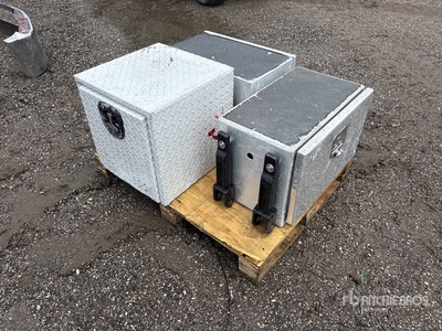 Quantity of (2) Skrzynka narzędziowa