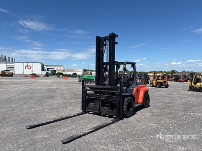 2017 Toyota 8FD70U 13350 lb Pneumatic Tire Forklift