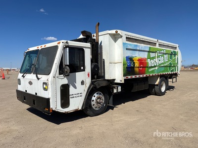 2009 Crane Carrier Co LET 4x2 サニテーショントラック