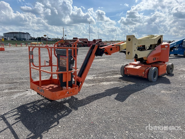 2014 JLG E400AJPN 2WD Electric Articulating Boom Lift