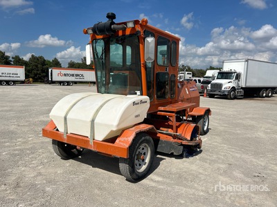 2018 Broce RCT 350 Selbstfahrendes Kehrbesen