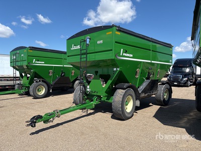 2012 Parker 605 625 bu T/A Grain Wagon