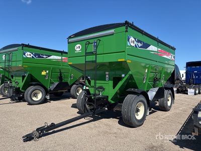 2022 J&M 755 750 bu T/A Grain Wagon