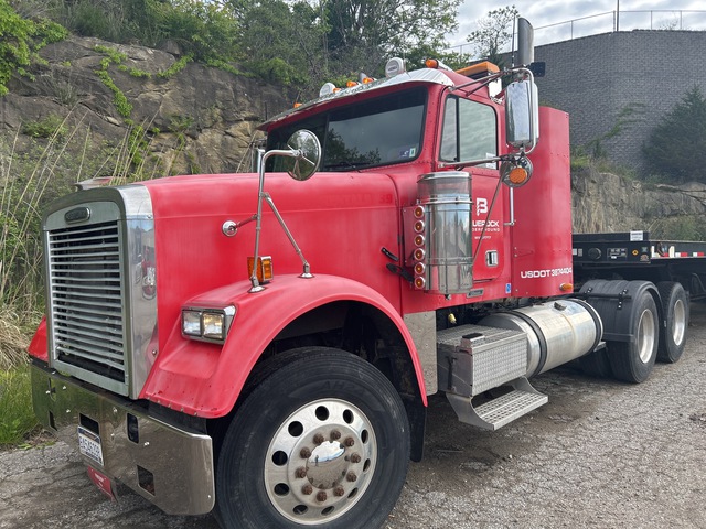 2004 Freightliner Classic 120 6x4 T/A Day Cab Truck Tractor 2004 Freightliner Classic 120 6x4 T/A Day Cab Truck Tractor
