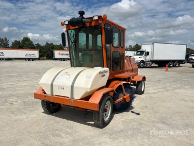 2018 Broce RCT350 Self-Propelled Broom