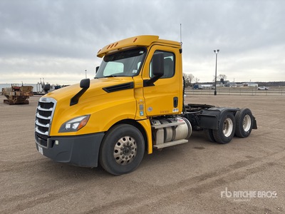 2020 Freightliner Cascadia 126 6x4 T/A Day Cab Truck Tractor
