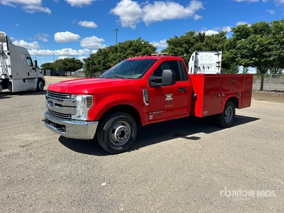 Ford F-350 XL 4x2 Ciężarówka serwisowa