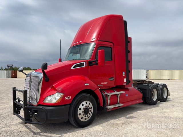 2020 Kenworth T680 CNG 6x4 T/A Day Cab Truck Tractor