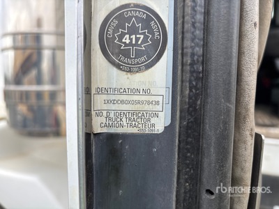 2005 Kenworth T800 6x4 T/A Sleeper Truck Tractor