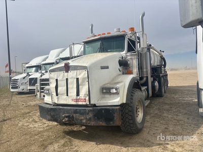 2005 Steelhead on 2005 Kenworth T800 6x4 Vacuum Tanker Truck (Inoperable)