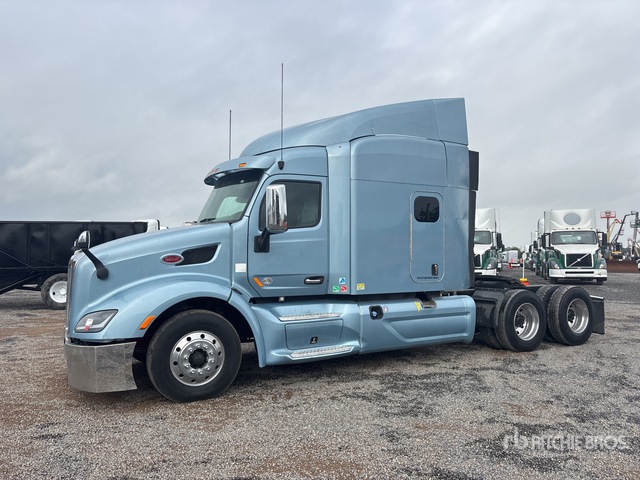 2016 Peterbilt 579 6x4 T/A Sleeper Truck Tractor