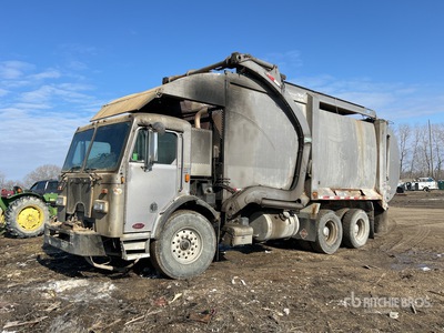 2012 Peterbilt 320 6x4 Front Loader Camión recolector de residuos