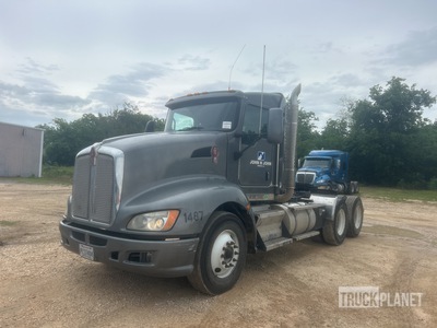 2013 Kenworth T660 6x4 T/A Day Cab Truck Tractor