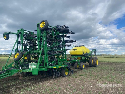 2012 John Deere 1870 56 ft Air Drill w/ 2012 John Deere 1910 Air Cart