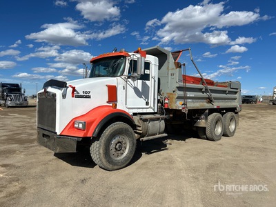 2002 Kenworth T800 6x4 T/A Dump Truck