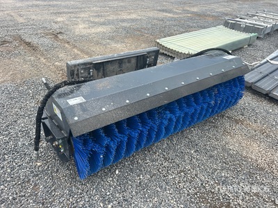 2025 ARTEER ASSB-72W 72 in Skid Steer Broom (Unused)