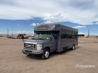 2016 Ford 4x2 18-Seat Transit Bus