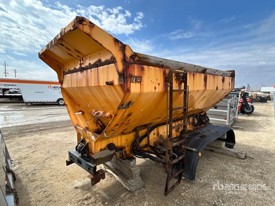 Tenco TCD-1210 14 ft Salt Spreader Lichaam