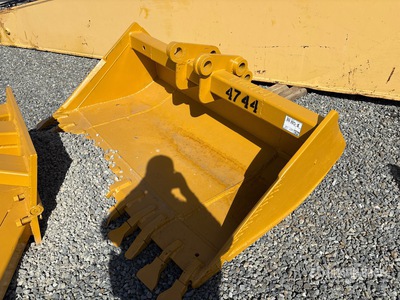 72 in Excavator Bucket