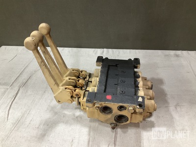 147116R Linear Directional Control Valve
