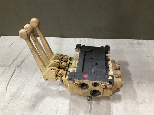 147116R Linear Directional Control Valve