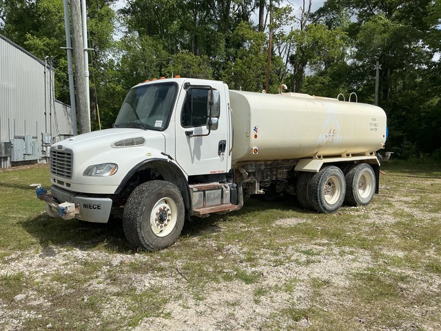 2017 Freightliner M2 106 4000 gal 6x4 Water Truck
