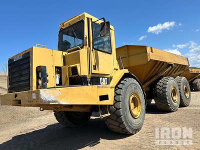 2001 Cat D400D Kiepwagen met knikbesturing