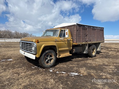 1974 Ford 700 Custom Cab 4x2 Grain Truck