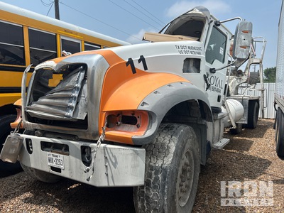 2021 Mack GR64F 6x4 ミキサートラック (Inoperable)