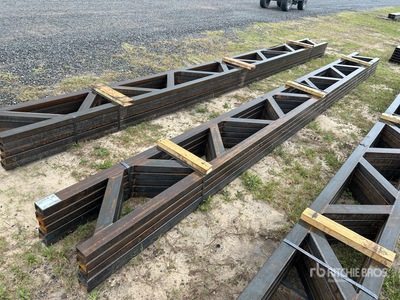 Quantity of (5) 18 in x 20 ft Metal Trusses Divers - Métaux
