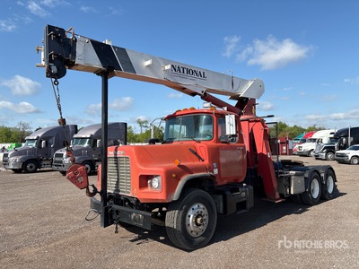National 600C Straight Boom on 1997 Mack DM688S 6x4 Camion à Fèche