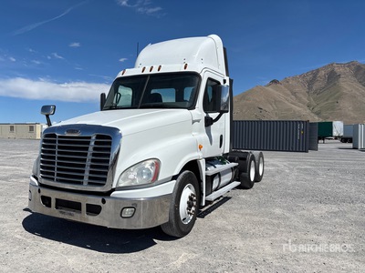 2016 Freightliner Cascadia 125 6x2 T/A Day Cab Truck Tractor